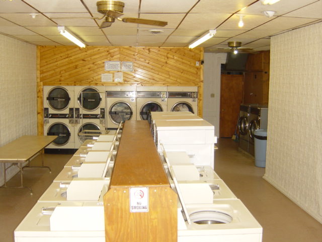 East End Laundromat | 242 N Broadway St Ave, Ellsworth, WI 54011, USA | Phone: (715) 273-5331