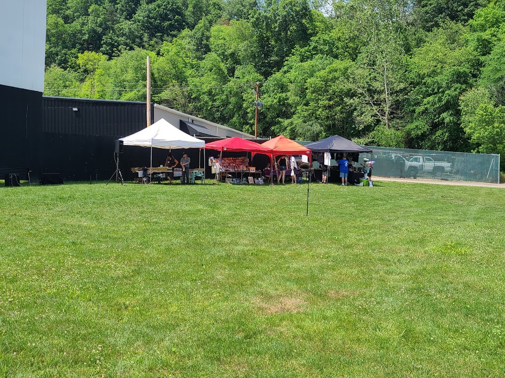 Riverside Drive In Theatre | 1114 Lees Lake Ln #6108, Vandergrift, PA 15690, USA | Phone: (724) 568-1250