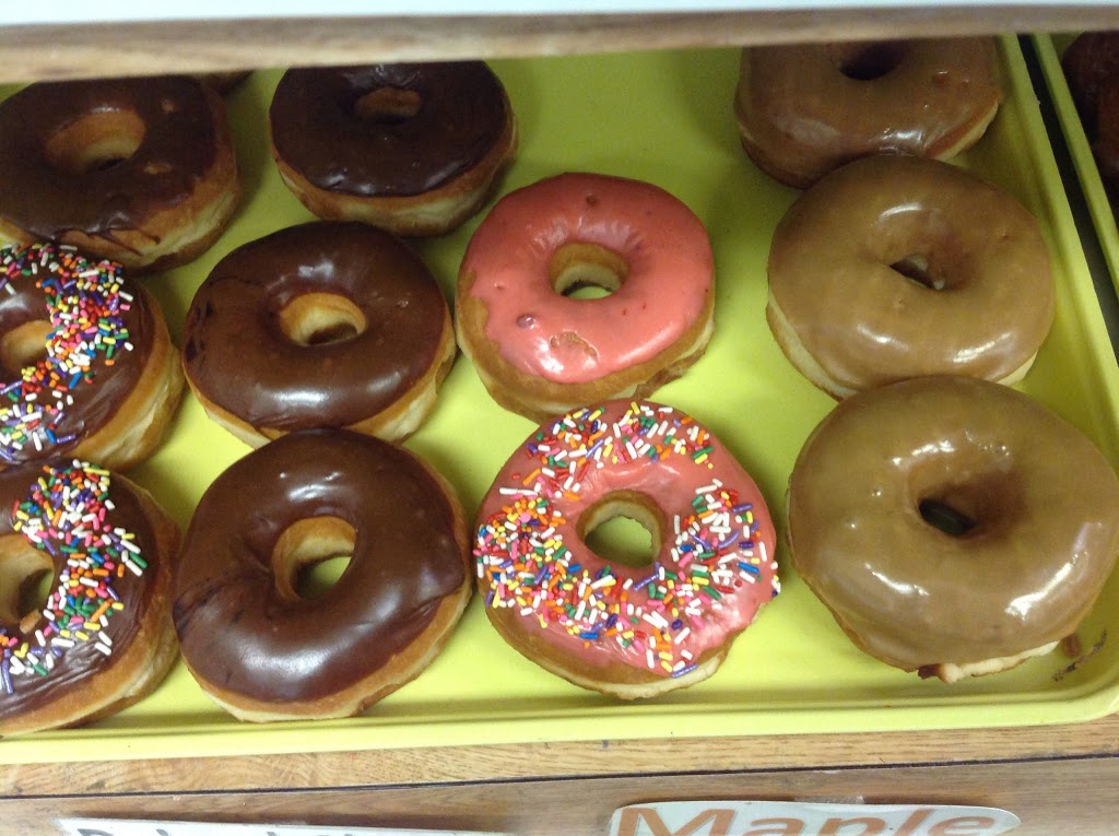 Yum Yum Donuts | 3663 Fort St, Lincoln Park, MI 48146, USA | Phone: (313) 254-9166