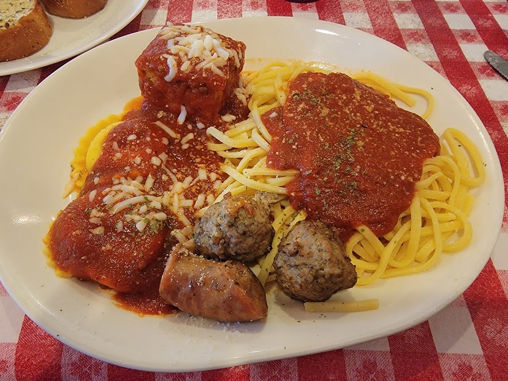 Papa Mazzottis Italian Restaurant | 2252 Lake Ave, Thornton, CO 80241 | Phone: (303) 255-8612