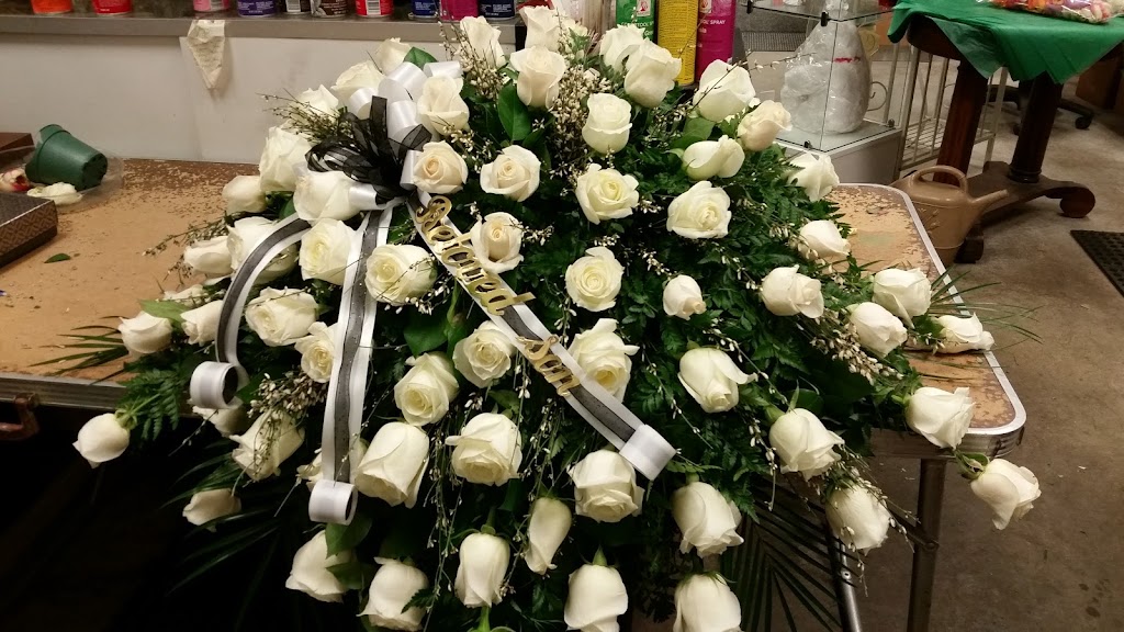 Red Rose Florist | 123 Monroe St, Detroit, MI 48226, USA | Phone: (313) 963-1422