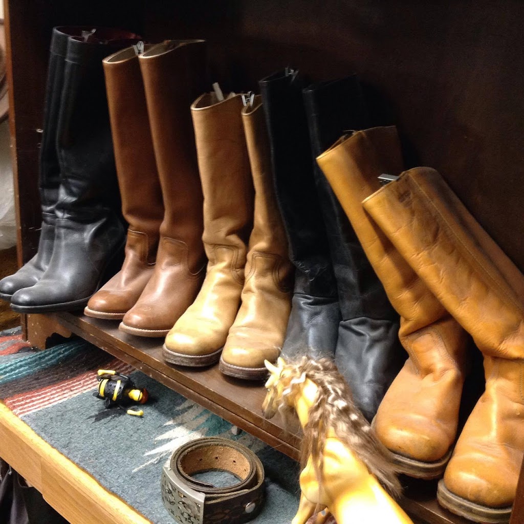 Be Back Antiques and Collectibles | 1342 N Leavitt Rd, Lorain, OH 44052, USA | Phone: (440) 288-0449