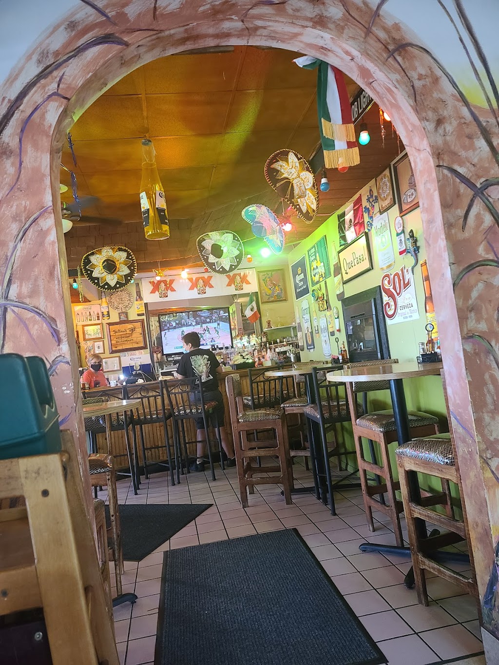 Salinas Mexican Restaurant | 20 Clarkson Wilson Center, Chesterfield, MO 63017, USA | Phone: (636) 530-9010