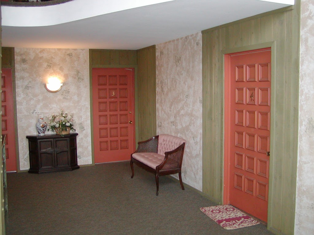 Whitcomb Square Apartments | 5002 Whitcomb Dr, Madison, WI 53711 | Phone: (608) 274-6444