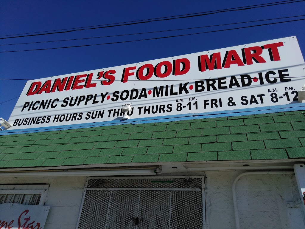 Daniels Food Store | 270 Castroville Rd, San Antonio, TX 78207, USA | Phone: (210) 432-5501
