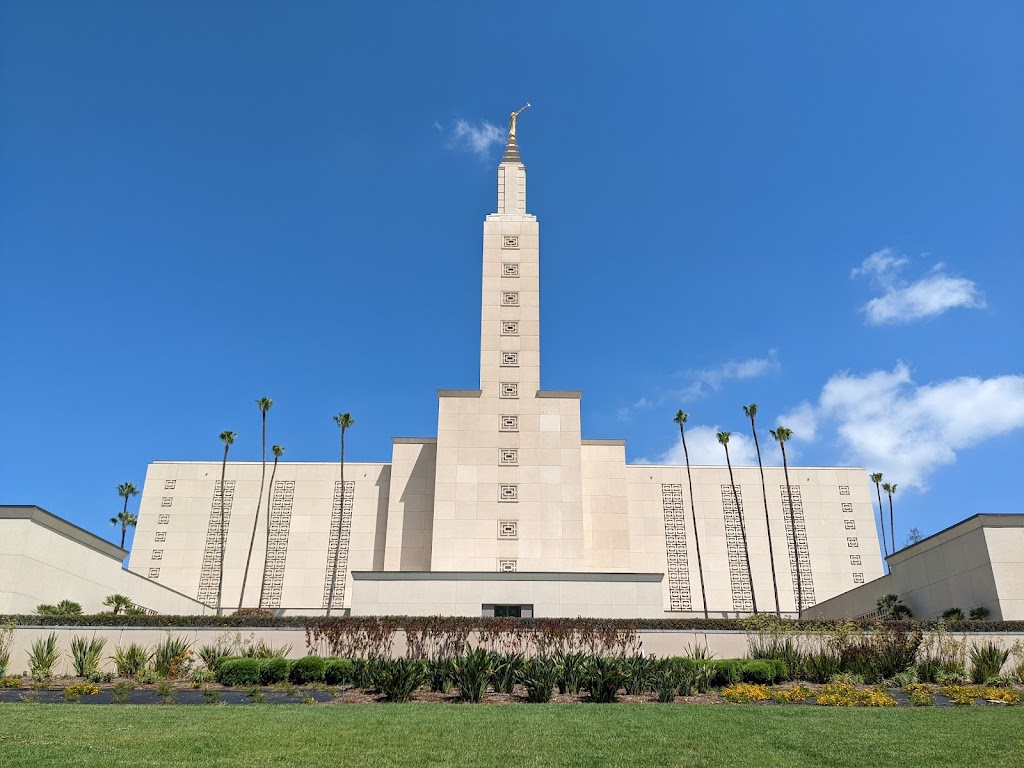 Los Angeles Temple Visitors Center | 10707 N Temple Way, Los Angeles, CA 90024, USA | Phone: (310) 474-1549