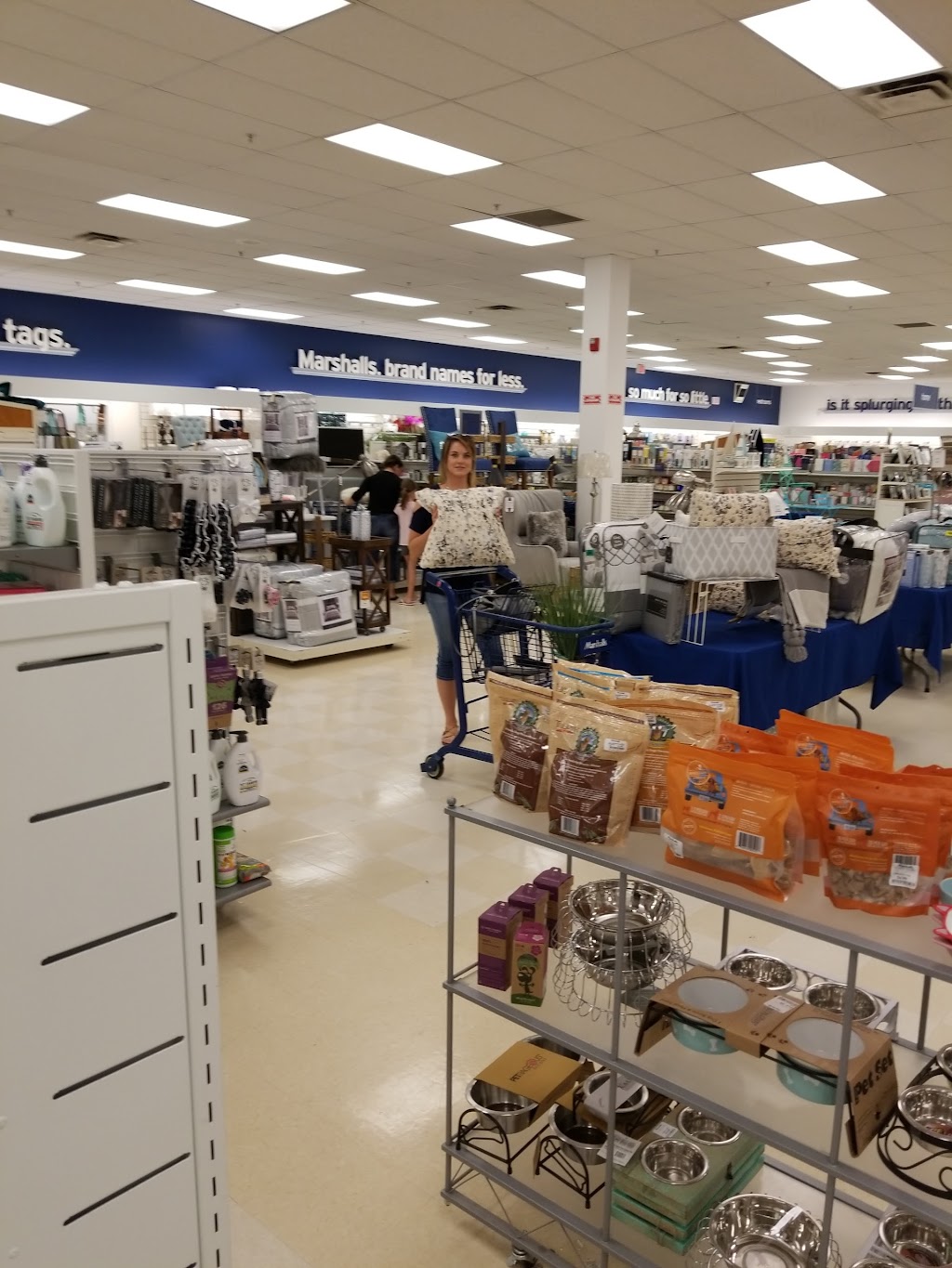 Marshalls | 12975 W Center Rd, Omaha, NE 68144 | Phone: (402) 333-8603