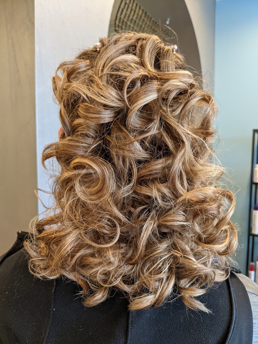 Street Beat Salon | 671 Ohio Pike, Cincinnati, OH 45245, USA | Phone: (513) 752-4444