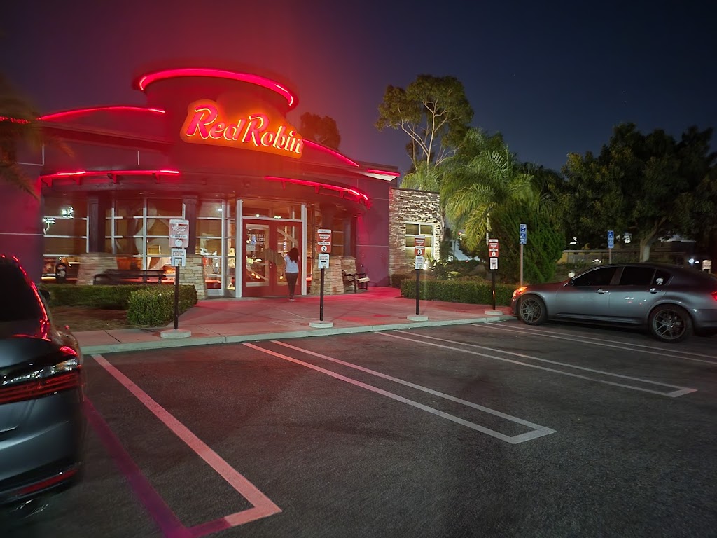 Red Robin Gourmet Burgers and Brews | 5461 Katella Ave, Cypress, CA 90630, USA | Phone: (714) 226-9009