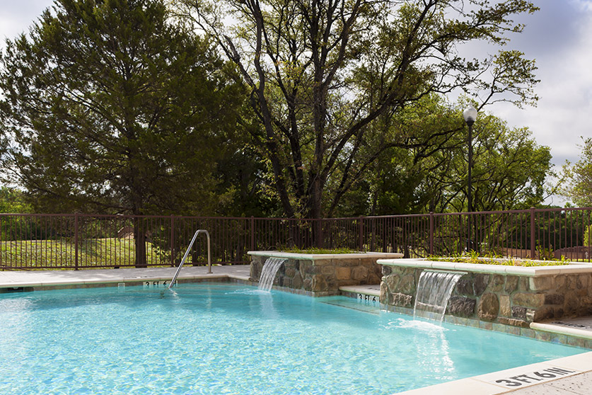 Chateau at Wildbriar Lake | 1515 Hard Rock Rd, Irving, TX 75061 | Phone: (972) 399-4800