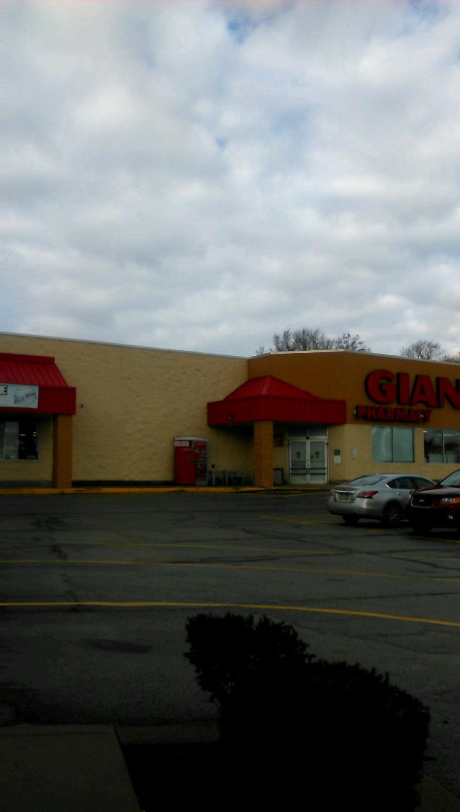 Redbox | 1300 Country Club Rd, Monongahela, PA 15063, USA | Phone: (866) 733-2693