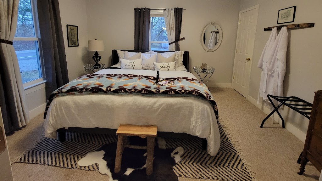 Hygge Creek Cottage | 211 Shelbyville Rd, Taylorsville, KY 40071, USA | Phone: (843) 697-9552