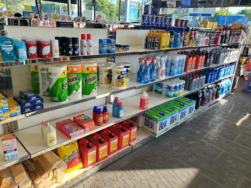 Chevron | 800 N Hollywood Way, Burbank, CA 91505, USA | Phone: (818) 841-9500