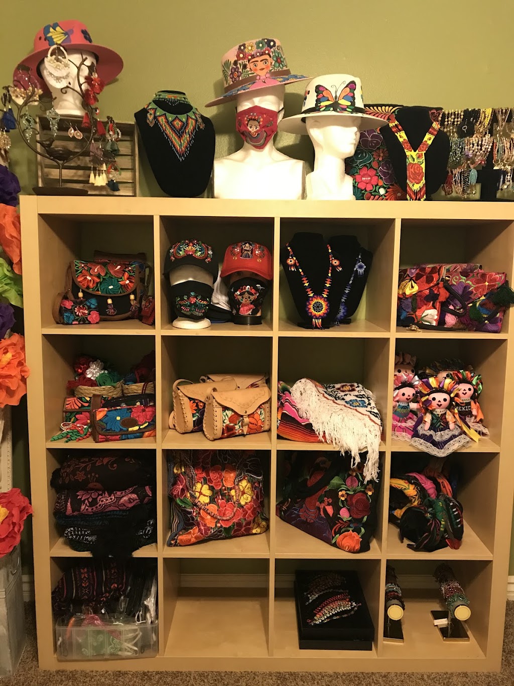 Artesanias Las Guachitas | 1507 French St Apt. A, Santa Ana, CA 92701, USA | Phone: (714) 788-2201