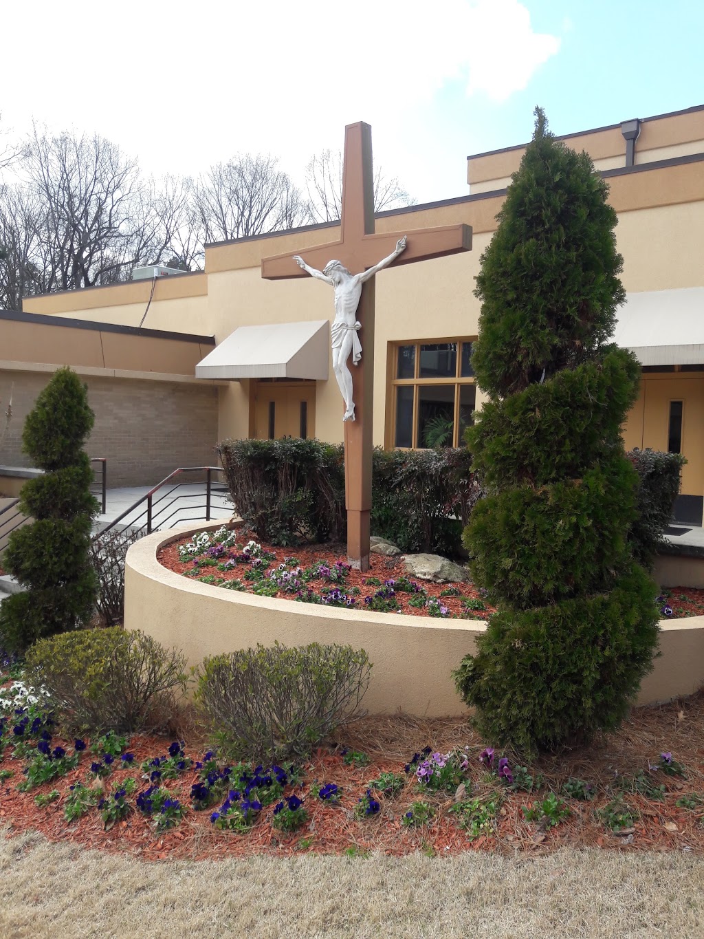 Holy Cross Catholic Church | 3773 Chamblee Tucker Rd, Atlanta, GA 30341, USA | Phone: (770) 939-3501