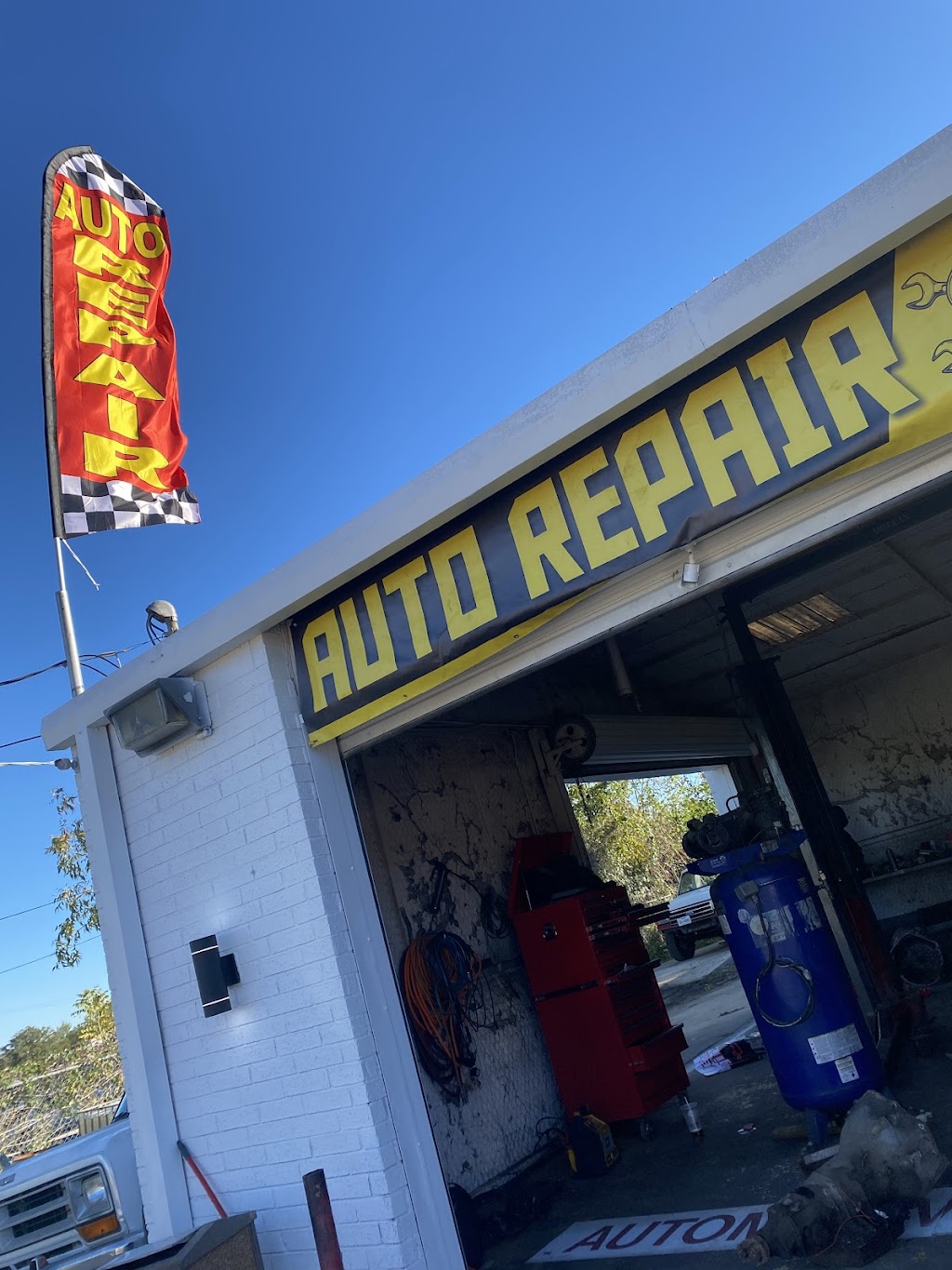 Noisy Boys Garage | 5108 Mansfield Hwy, Forest Hill, TX 76119, USA | Phone: (817) 412-1138