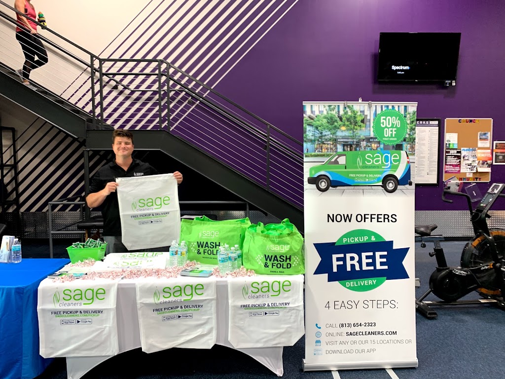 Crunch Fitness - Riverview | 10615 Big Bend Rd, Riverview, FL 33579, USA | Phone: (813) 488-1118