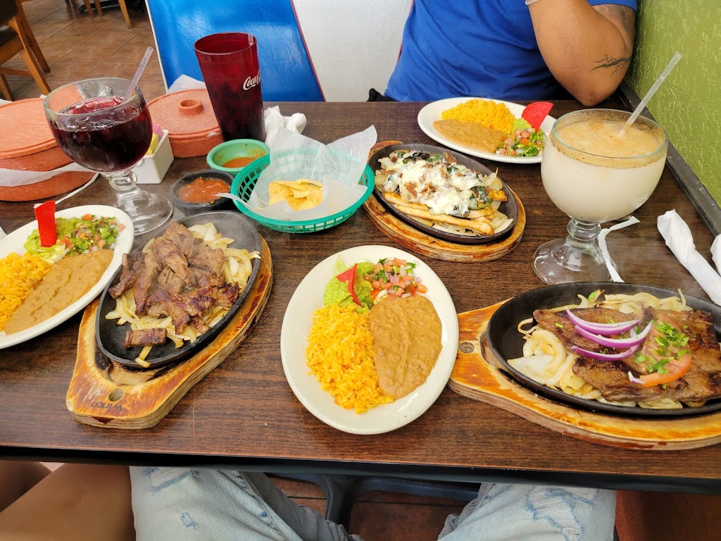 El Cardenal Mexican Restaurant | 13825 US-59 BUS, Splendora, TX 77372, USA | Phone: (281) 689-1417
