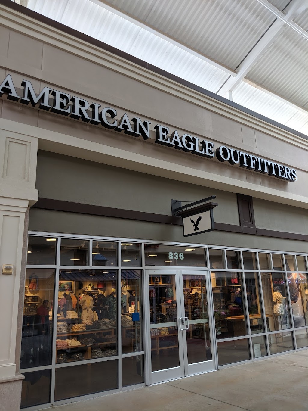 American Eagle Store | 4000 Arrowhead Blvd Suite 836, Mebane, NC 27302 | Phone: (919) 304-0560