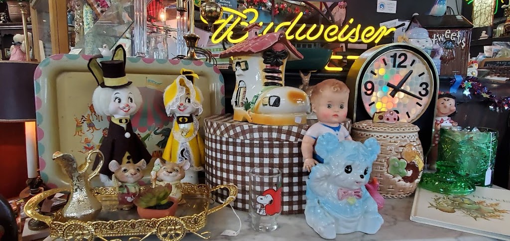 Riverview Antique N Marketplace | 911 Freeport Rd, Cheswick, PA 15024 | Phone: (724) 274-4874