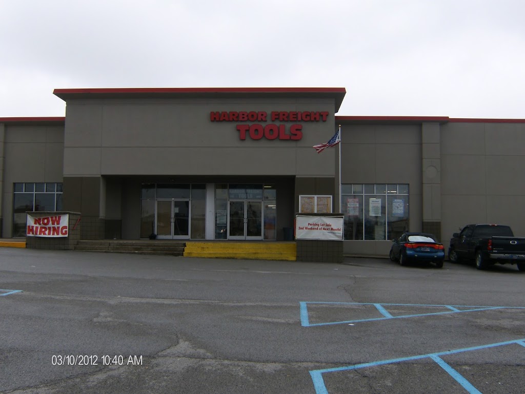 Harbor Freight Tools | 746 E Lewis and Clark Pkwy, Clarksville, IN 47129, USA | Phone: (812) 282-2487