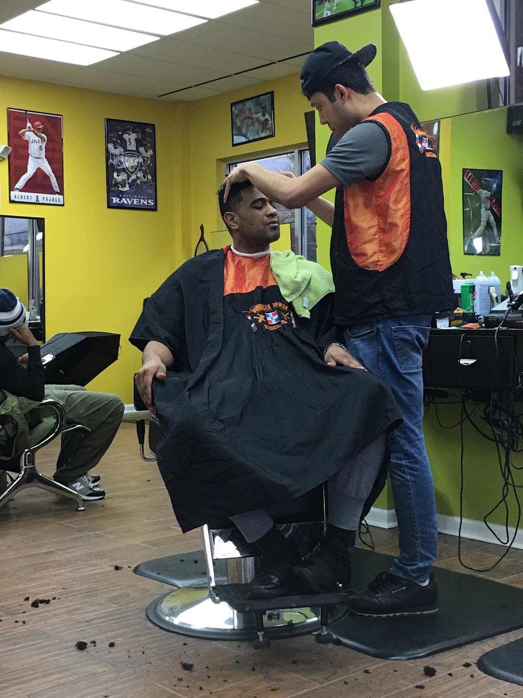 DOMINICAN POWER BARBERSHOP | 8435-B, Piney Branch Rd, Takoma Park, MD 20901, USA | Phone: (301) 650-0009