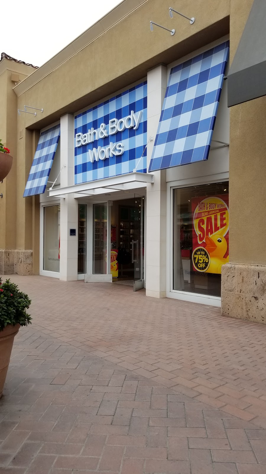 Bath & Body Works | 1079 Newport Center Dr, Newport Beach, CA 92660, USA | Phone: (949) 721-1186