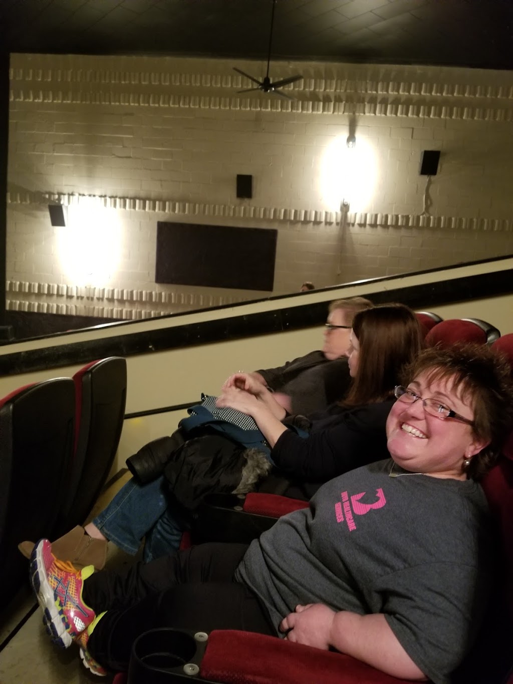 The Stadium Theatre | 117 E Pearl St, Jerseyville, IL 62052, USA | Phone: (618) 498-4711