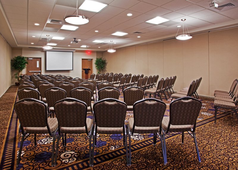 Fort Wayne Event Center | 4111 Paul Shaffer Dr, Fort Wayne, IN 46825, USA | Phone: (260) 579-9135