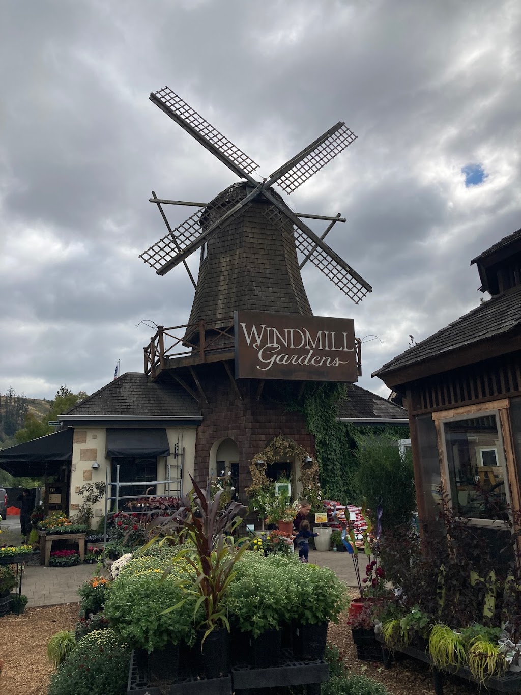 Windmill Gardens | 16009 60th St E, Sumner, WA 98390, USA | Phone: (253) 254-7532