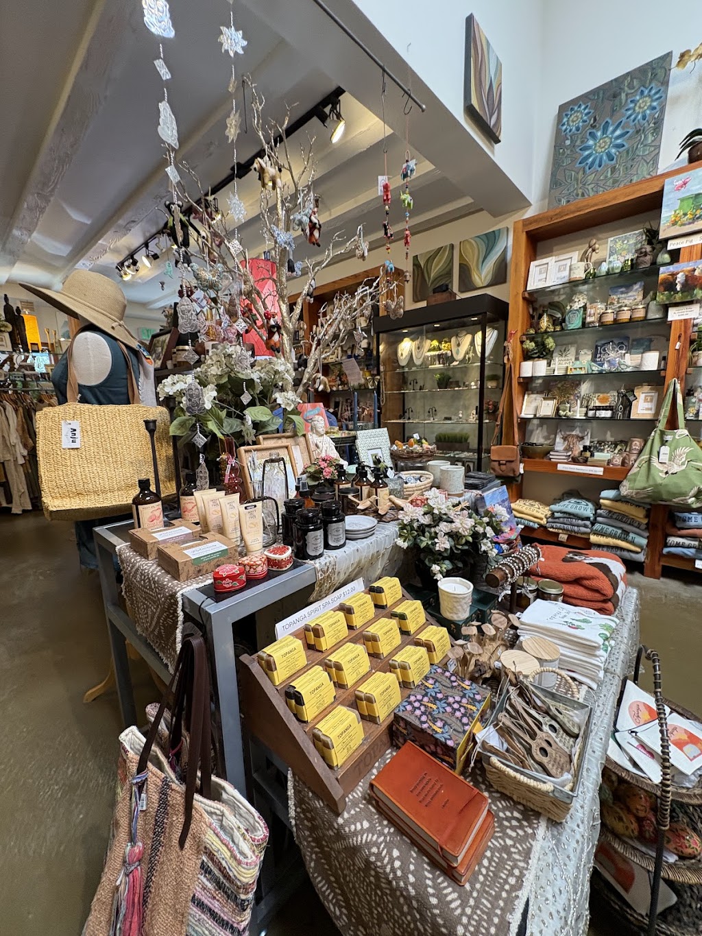 Topanga Homegrown | 120 S Topanga Canyon Blvd Suite 102, Topanga, CA 90290, USA | Phone: (310) 455-8781