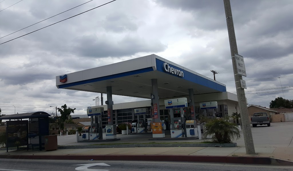 Chevron | 101 N Azusa Ave, Azusa, CA 91702, USA | Phone: (626) 334-8515