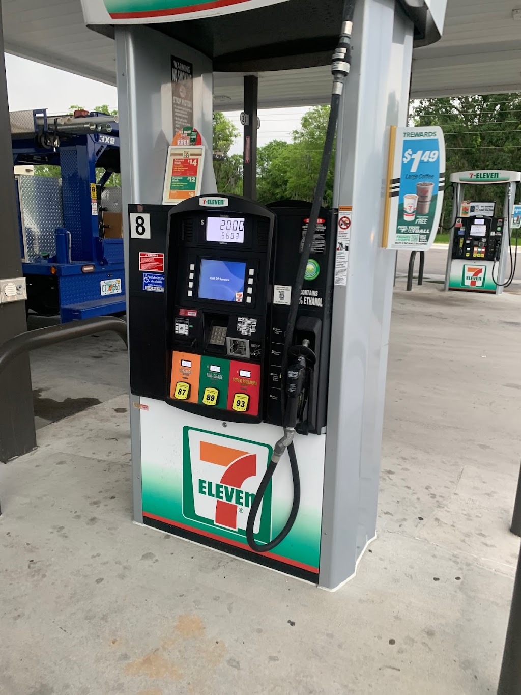 7-Eleven | 711 E Broad St, Groveland, FL 34736, USA | Phone: (352) 424-8802