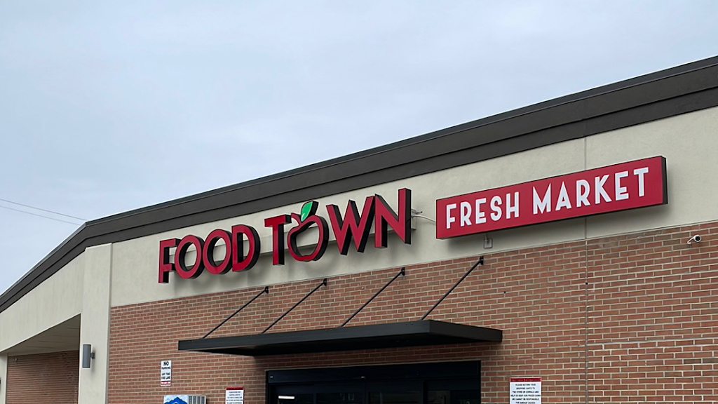 Food Town Fresh Market of Temperance | 8926 Lewis Ave, Temperance, MI 48182, USA | Phone: (734) 847-3205