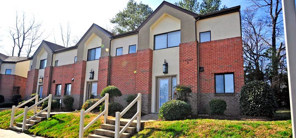 Forrest Pines | 14505 Old Courthouse Way, Newport News, VA 23608 | Phone: (757) 874-2820
