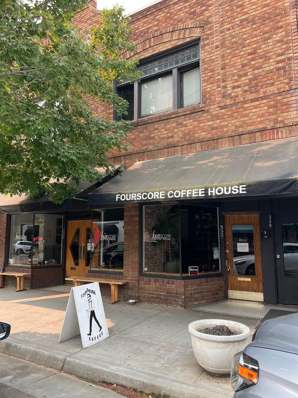 Fourscore Coffee | 327 Lincoln St, Roseville, CA 95678 | Phone: (916) 390-0367