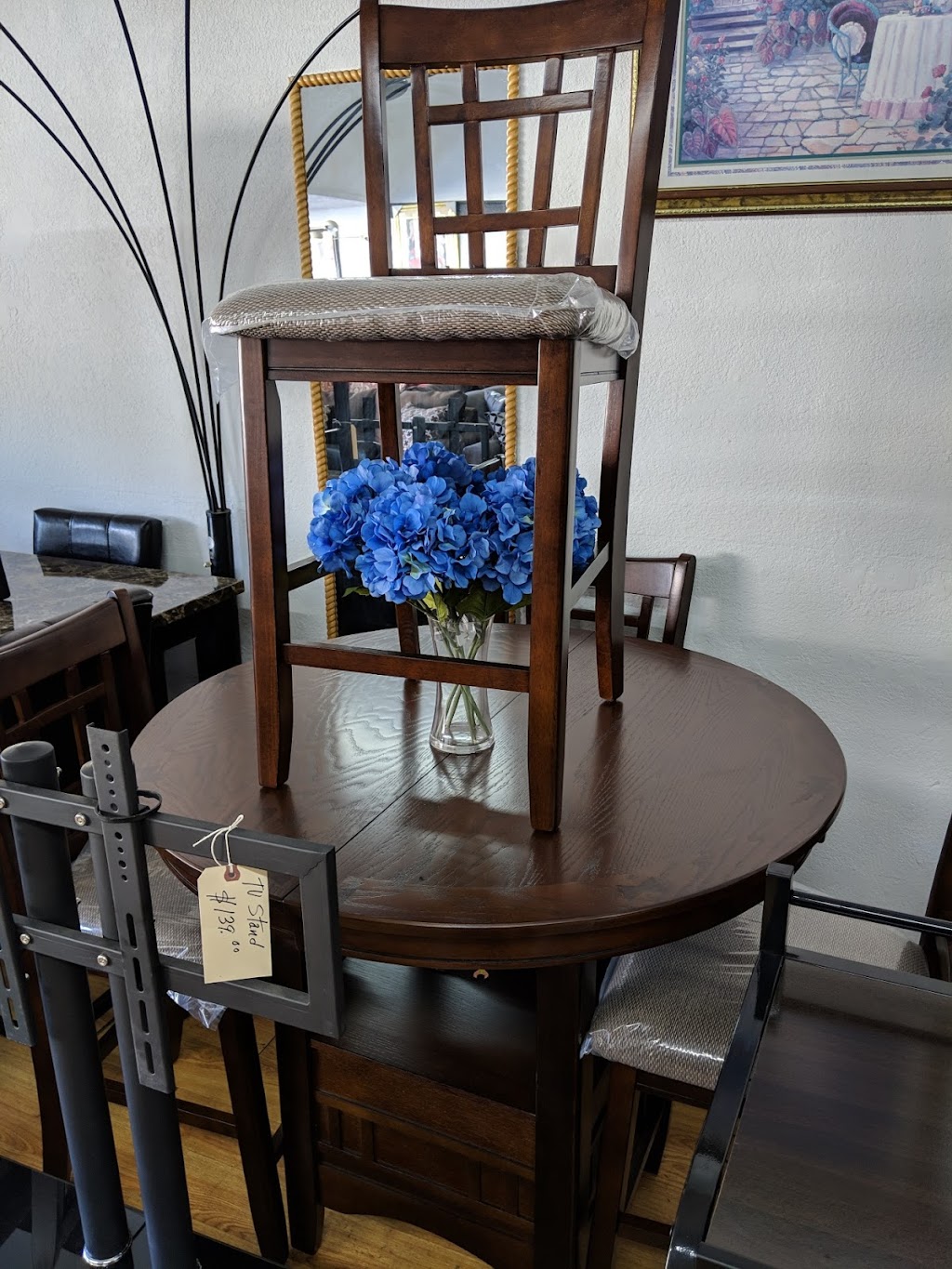 Flores Furniture | 420 E Compton Blvd, Compton, CA 90221, USA | Phone: (310) 631-4842