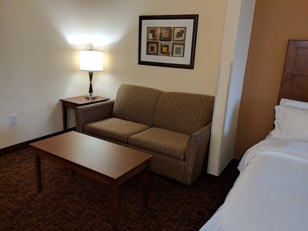 Holiday Inn Express & Suites Mount Airy | 1320 Ems Dr, Mt Airy, NC 27030, USA | Phone: (336) 719-1731