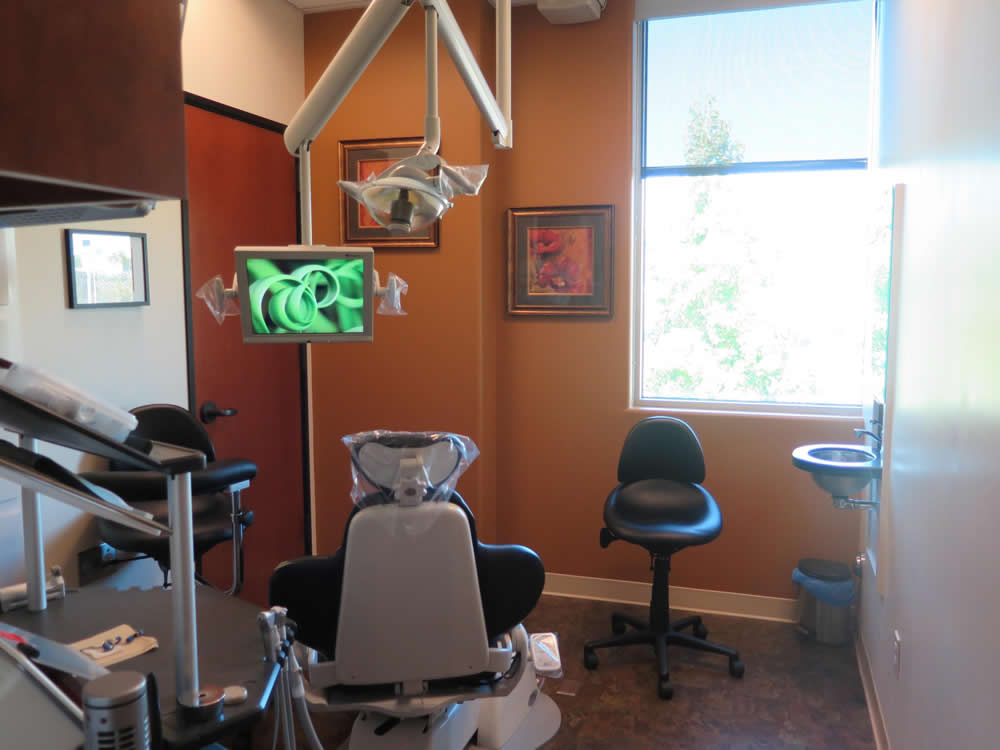 Copper Canyon Dentistry - Newhall | 19310 Ave Of The Oaks, Newhall, CA 91321, USA | Phone: (661) 251-0700
