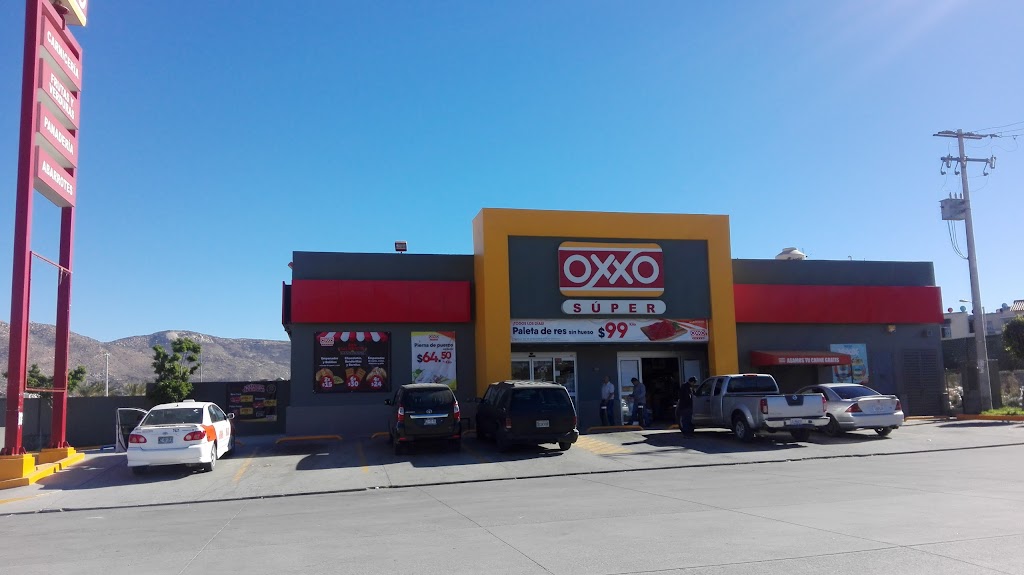 OXXO Valle San Pedro | Valle San Pedro, 22263 B.C., Mexico | Phone: 81 8320 2020
