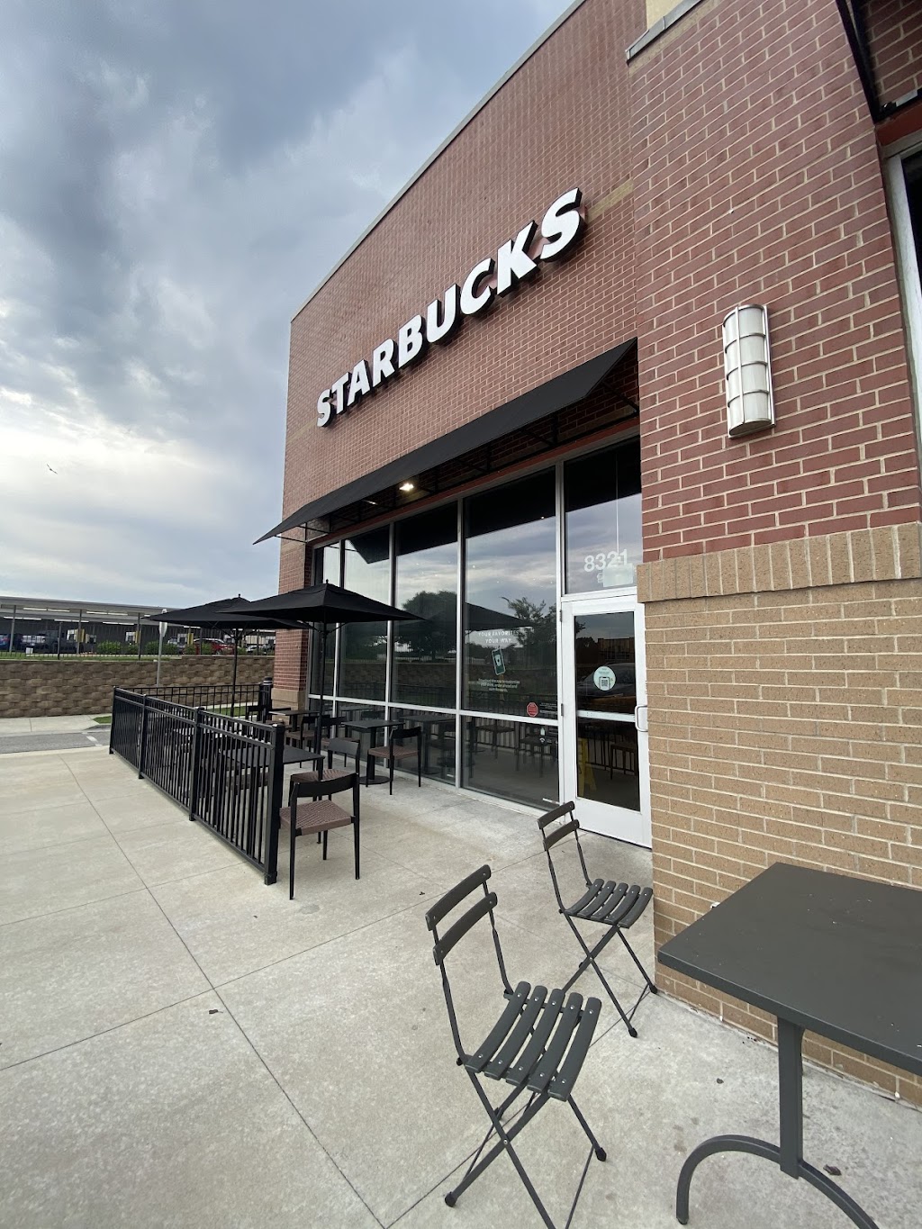 Starbucks | 8301 W 151st St, Overland Park, KS 66223, USA | Phone: (913) 225-6035