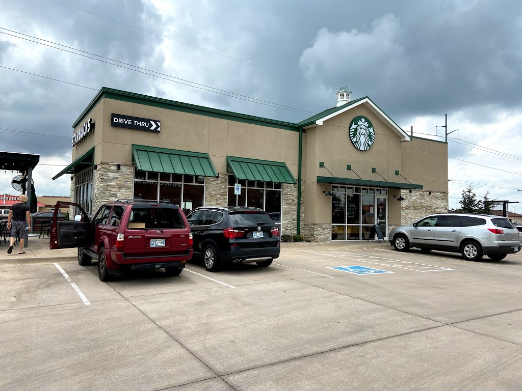 Starbucks | 909 W Danforth Rd, Edmond, OK 73003, USA | Phone: (405) 245-3482