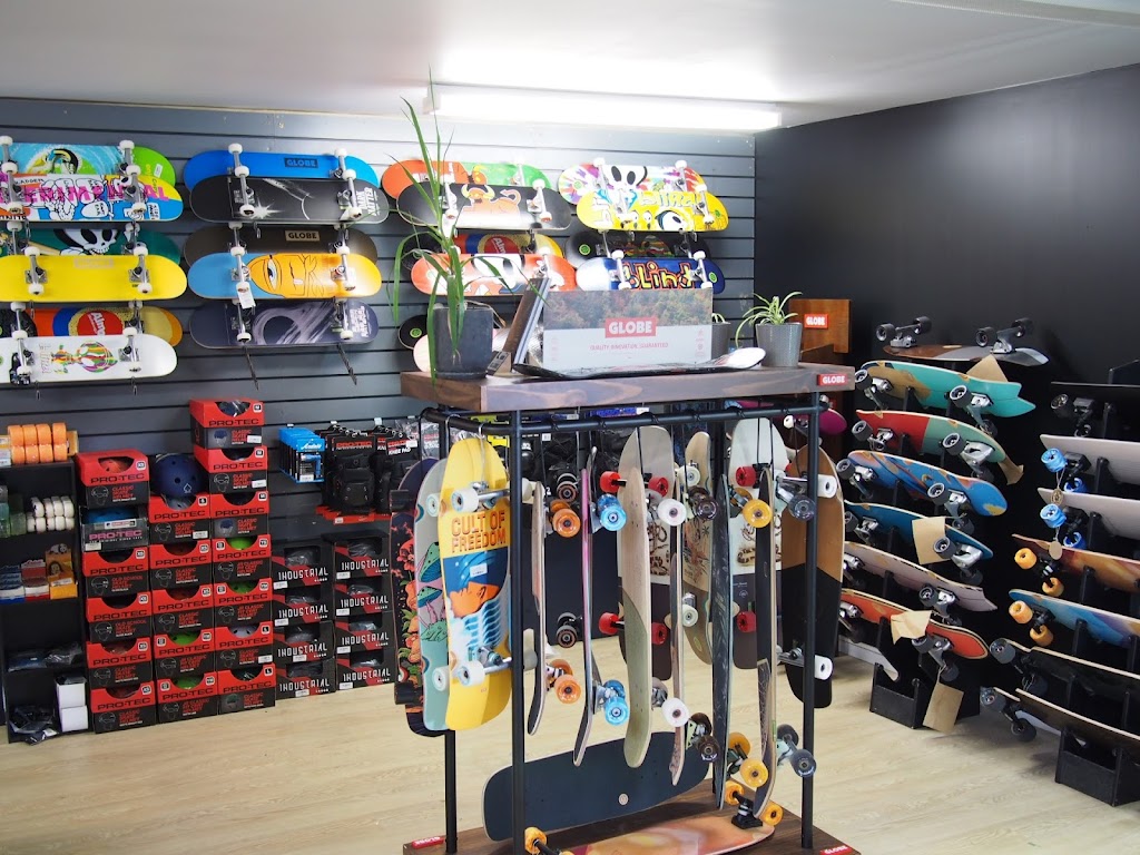 Ultimate Surf & Skate Shop | Unit 4/215 Rosedale Road, Albany, Auckland 0632, New Zealand | Phone: 09 476 7000