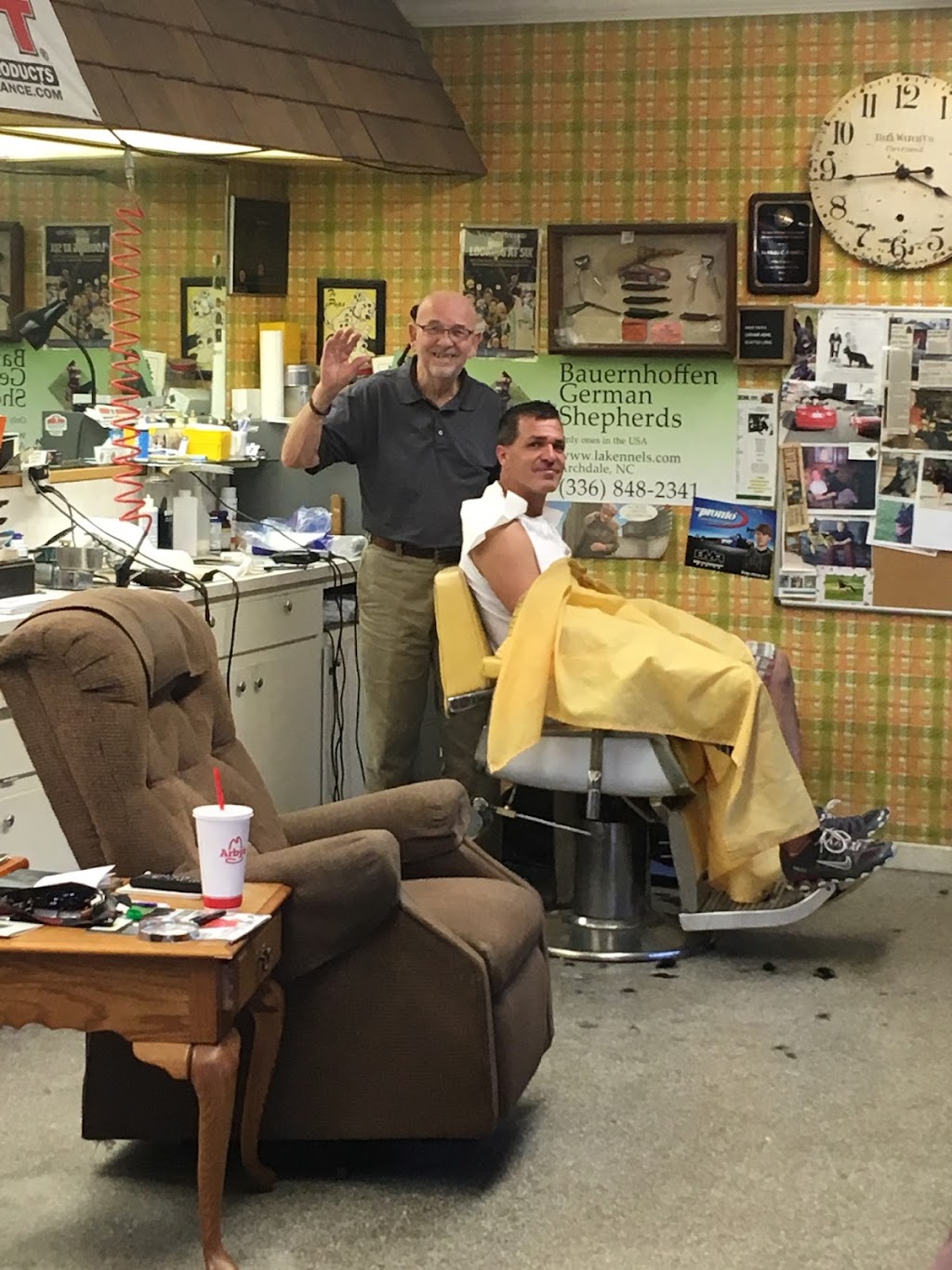 Town & Country Barber Shop | 1924 S Main St, High Point, NC 27260, USA | Phone: (336) 884-5749