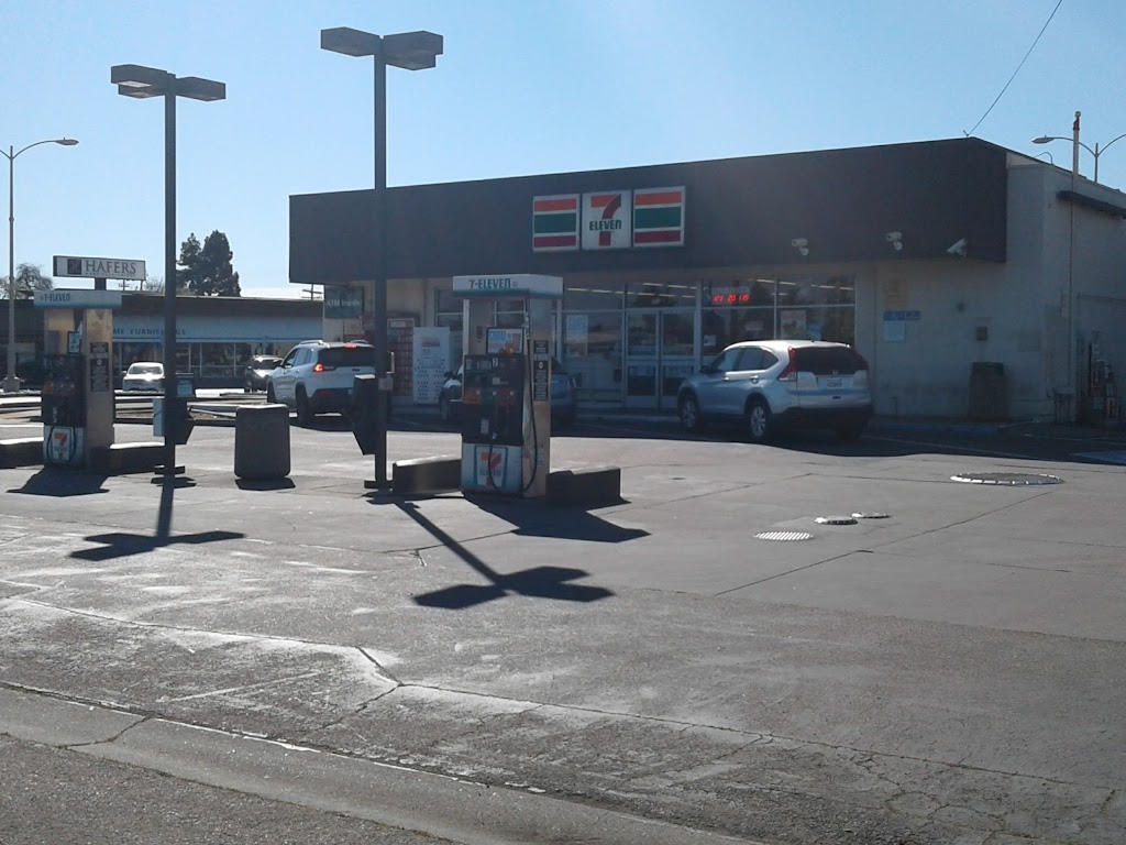 7-Eleven | 1048 W Yosemite Ave, Manteca, CA 95337, USA | Phone: (209) 239-2329