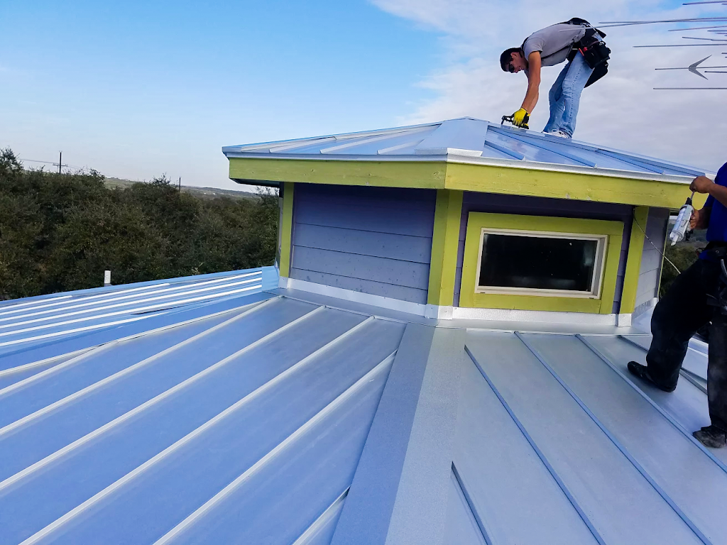 R&L Roofing Specialties | 2221 E Howard Ln, Manor, TX 78653, USA | Phone: (512) 550-4486