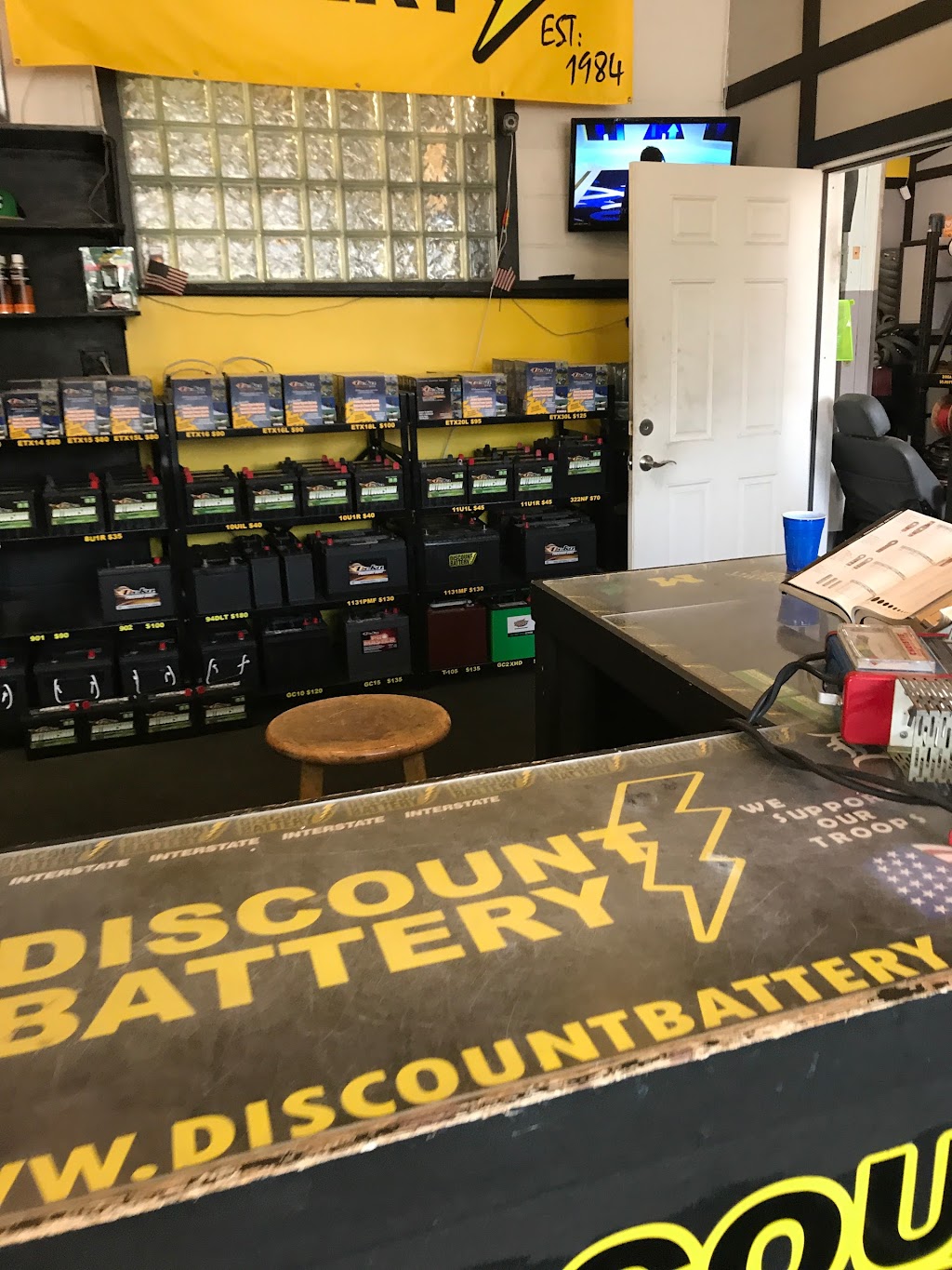 Discount Battery | 2505 Union Lake Rd, Commerce Charter Twp, MI 48382, USA | Phone: (248) 363-0330