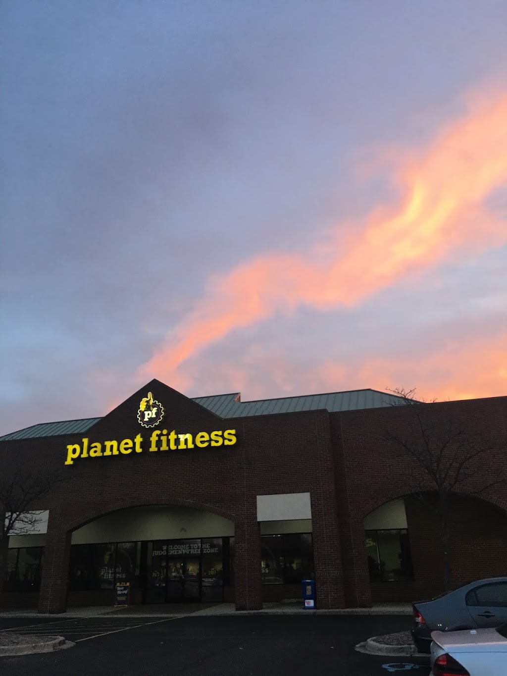 Planet Fitness | 27640 Middlebelt Rd, Farmington Hills, MI 48334, USA | Phone: (248) 987-4800