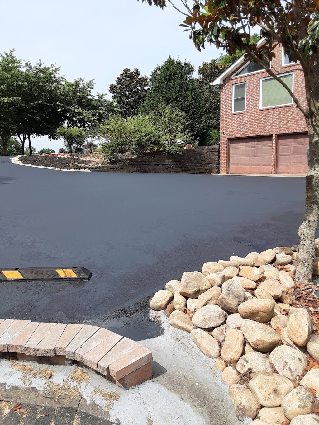 D&D Asphalt Sealing | 2821 Hunters Point Pike, Lebanon, TN 37087, USA | Phone: (615) 680-2274