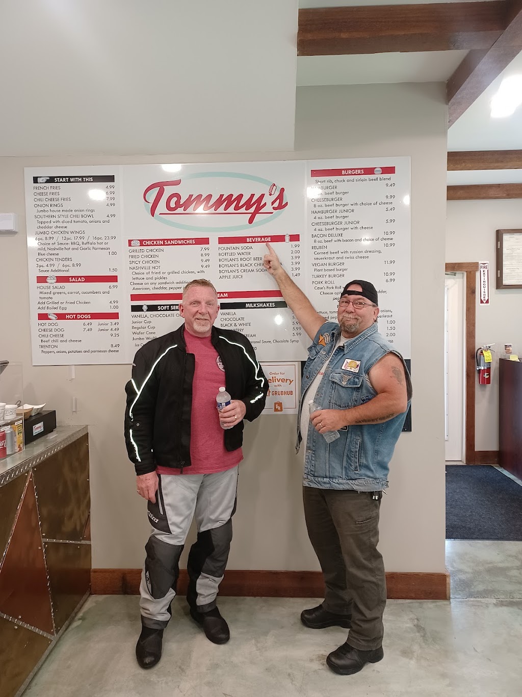 Tommys Burger And Dogs | 1118 Taylorsville Rd, Washington Crossing, PA 18977, USA | Phone: (267) 399-9246